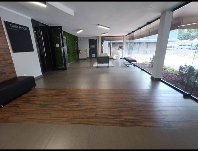BUSINESS PROPERTY TO RENT IN CRESTA